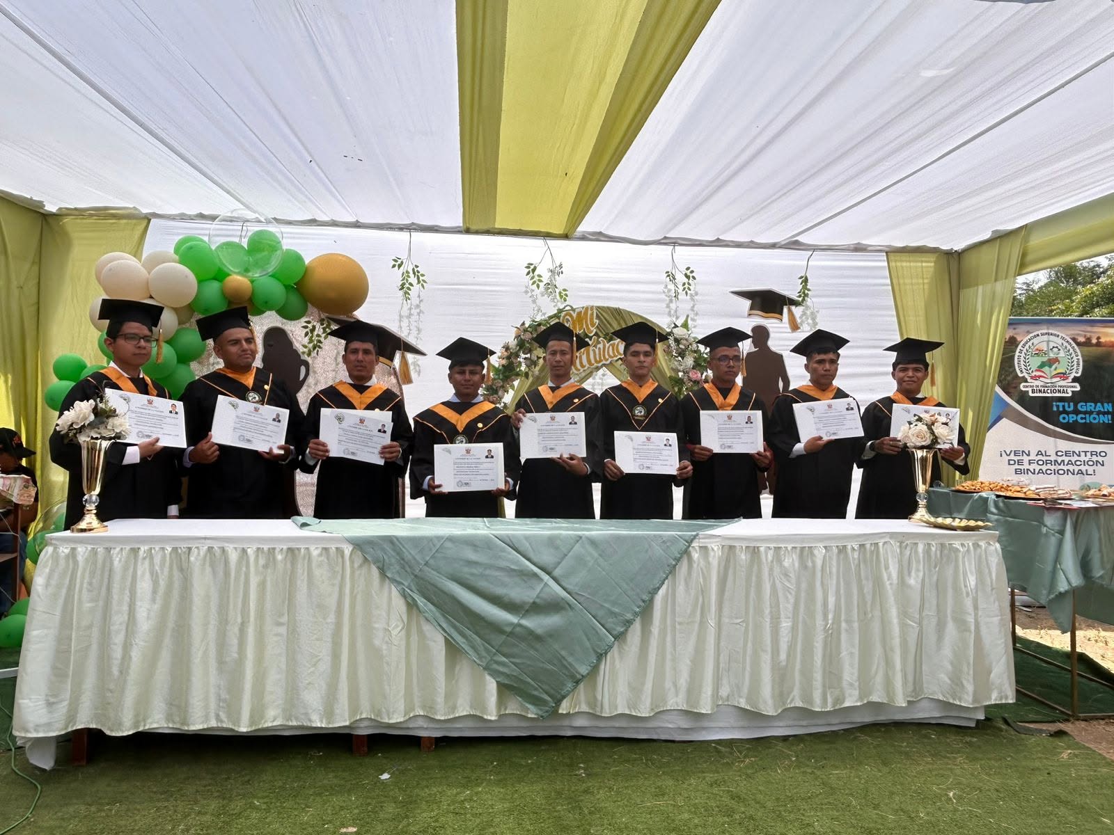 Felicitaciones Egresados